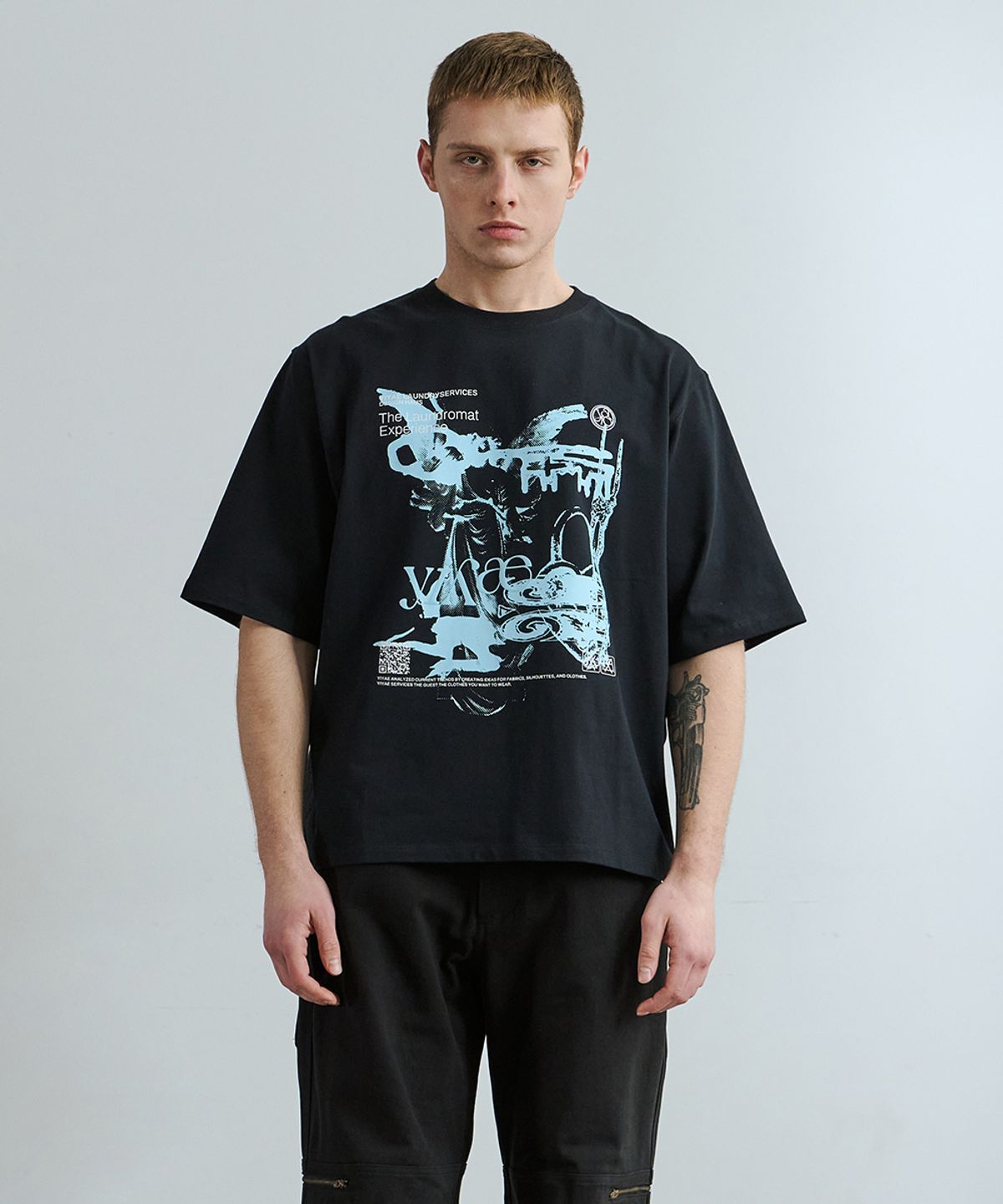 이예(YIYAE) Seraphic Archangel Short Sleeve Black