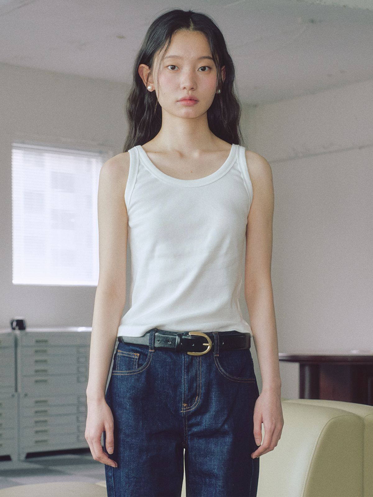 로우비(LOWBI) GLOW SLEEVELESS WHITE