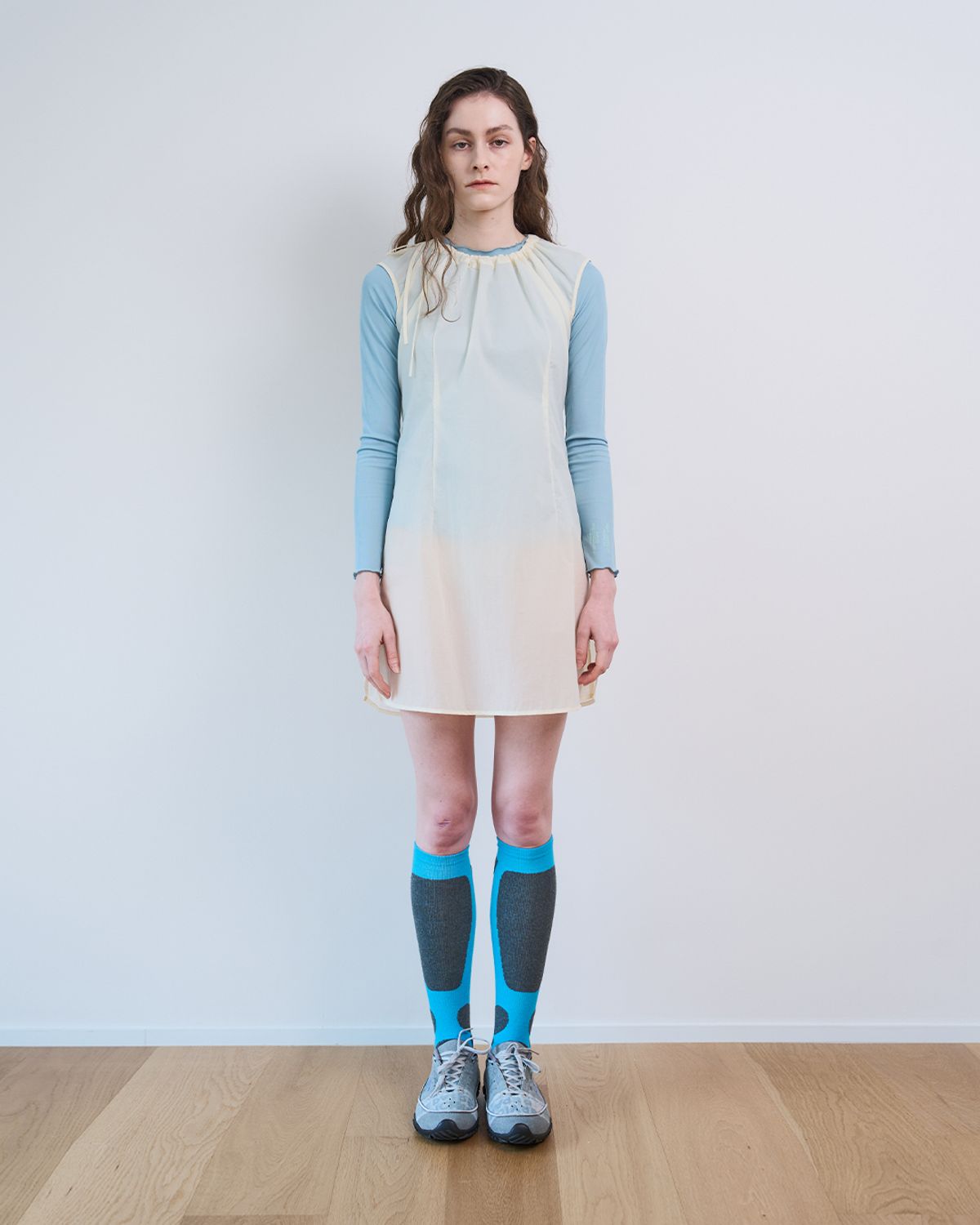 씬(SEEN) SHIRRING NECK NYLON SLEEVELESS (Ivory)