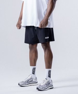 에센셜 5인치 쇼츠 (블랙)