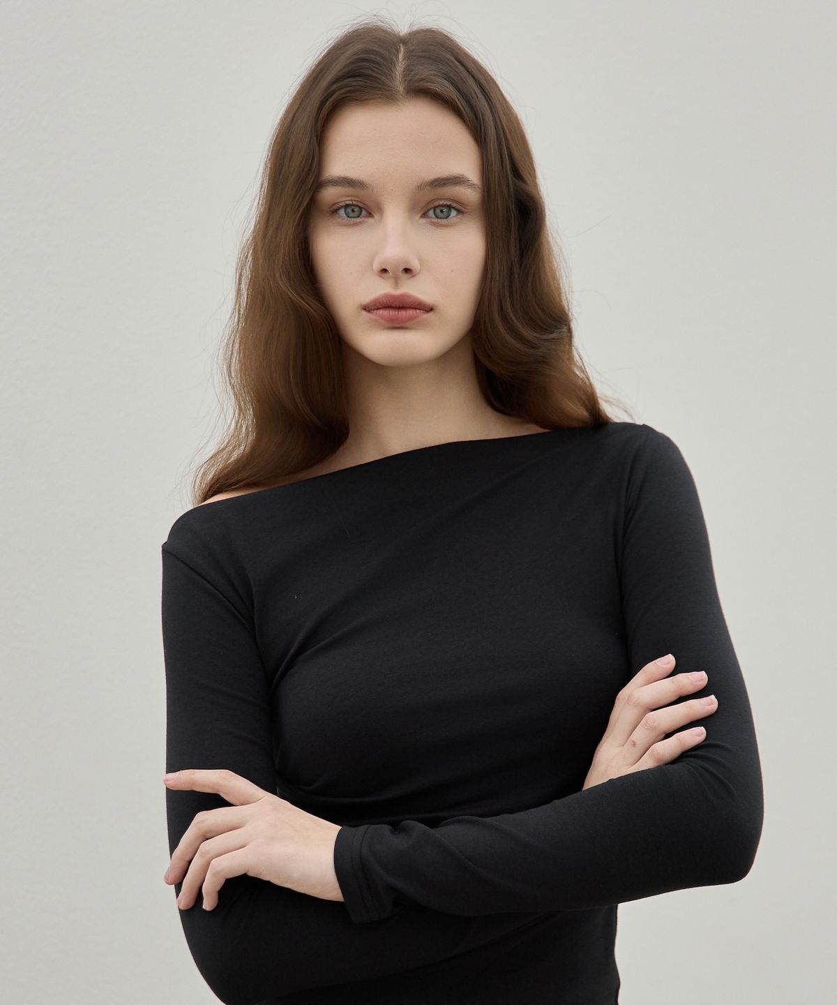 엘리오티(ELLIOTI) Unbalanced Draped LS Ts_2Color