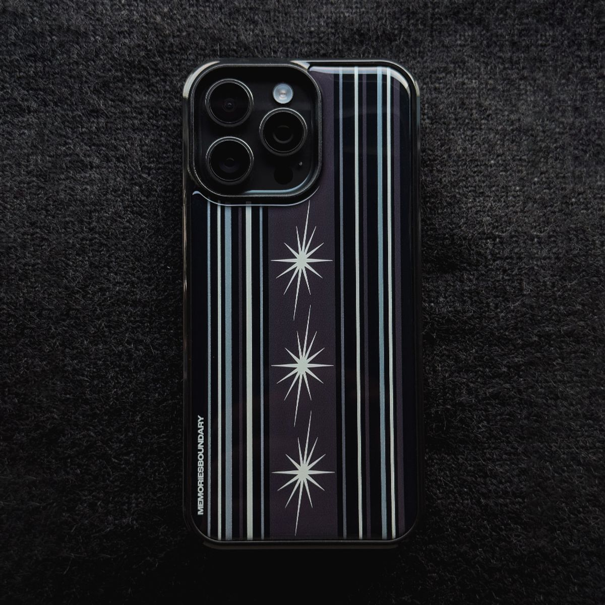메모리즈바운더리(MEMORIESBOUNDARY) D.O.S Stripe Phone Case (Obsidian Gray Purple)