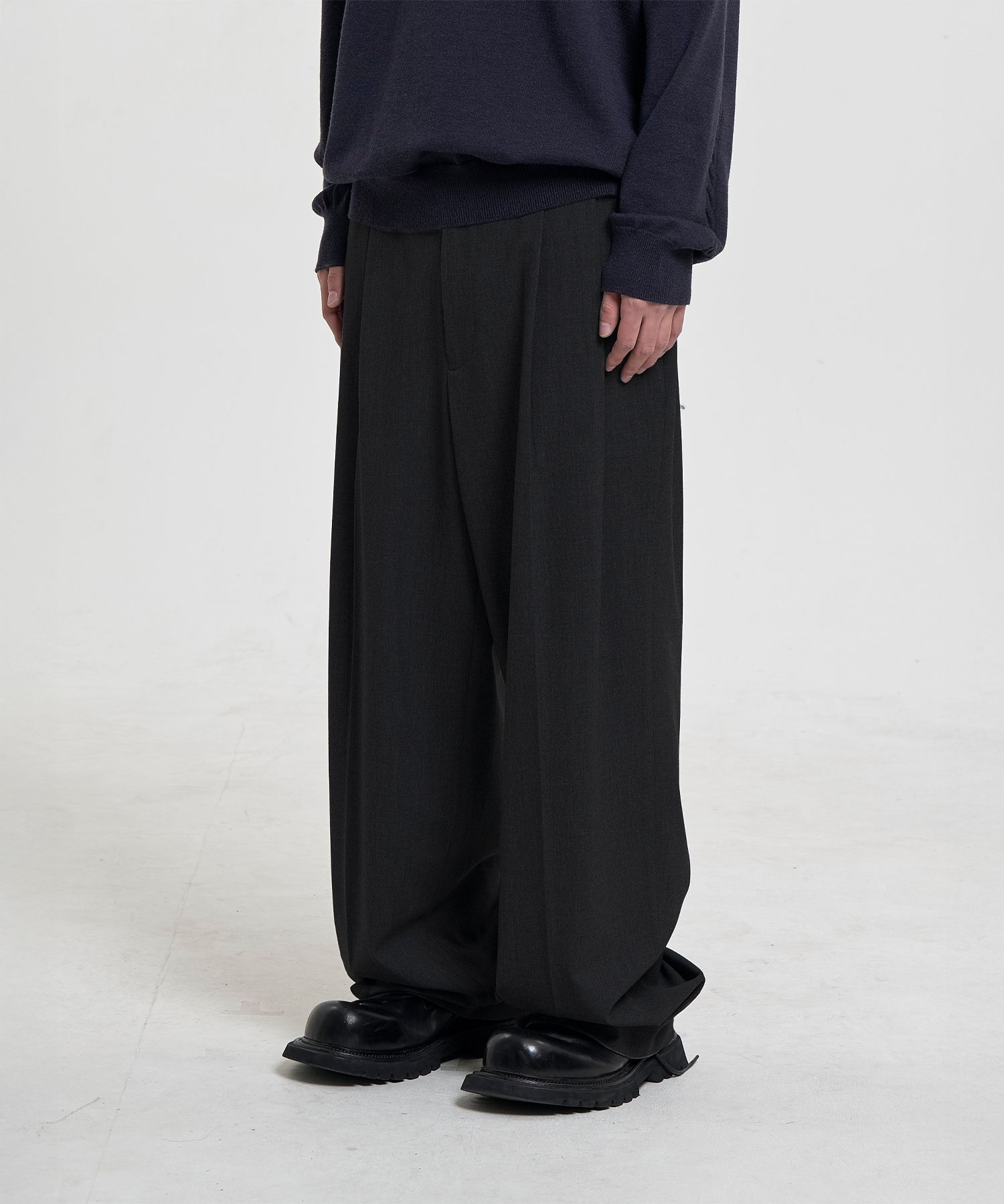 Musinsa（ムシンサ） JUAN HOMME ワイドスラックス　チャコール Musinsa（ムシンサ） JUAN HOMME ワイドスラックス チャコール