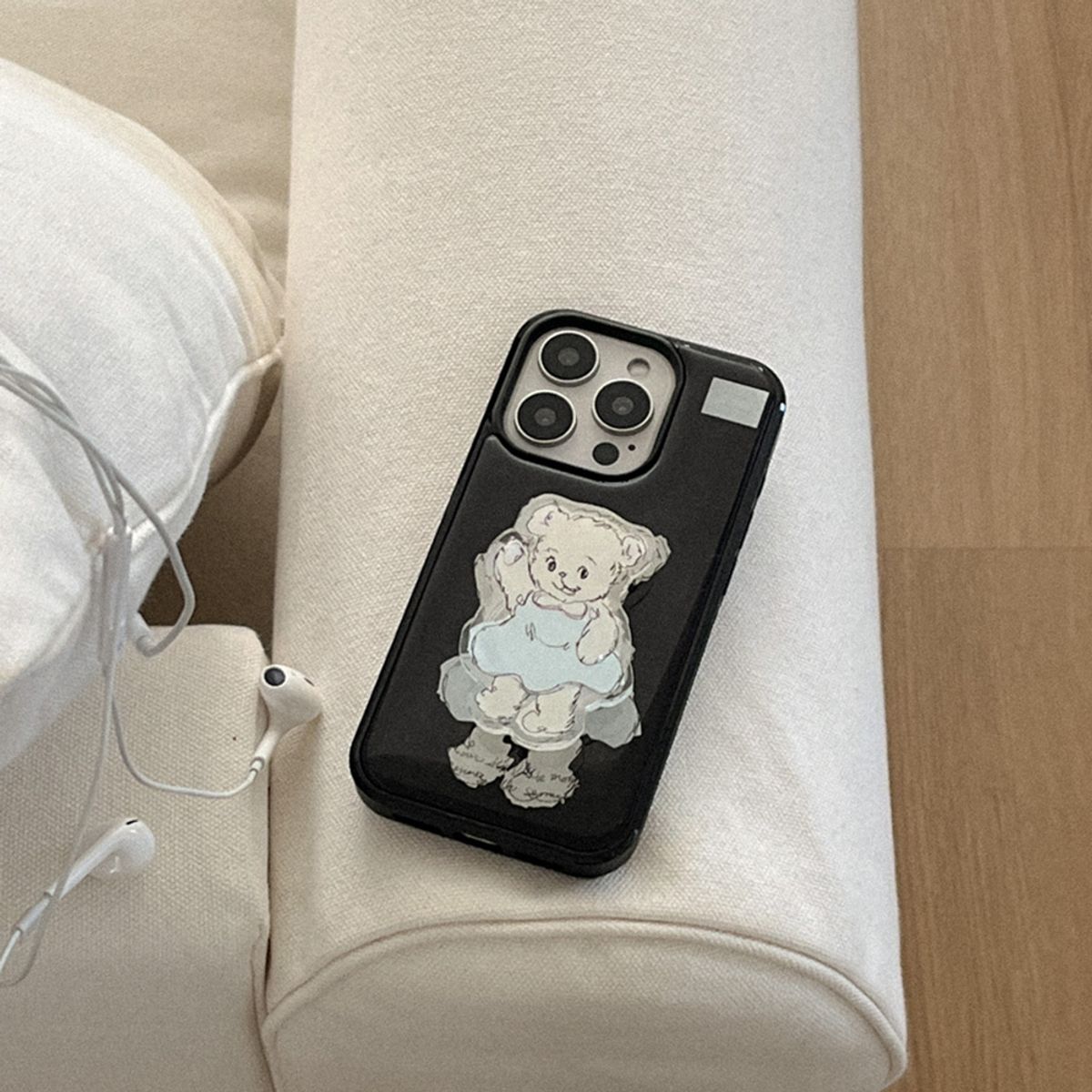메이드모먼(MADEMOMENT) adorable bear 디자인 [에폭시 범퍼케이스]