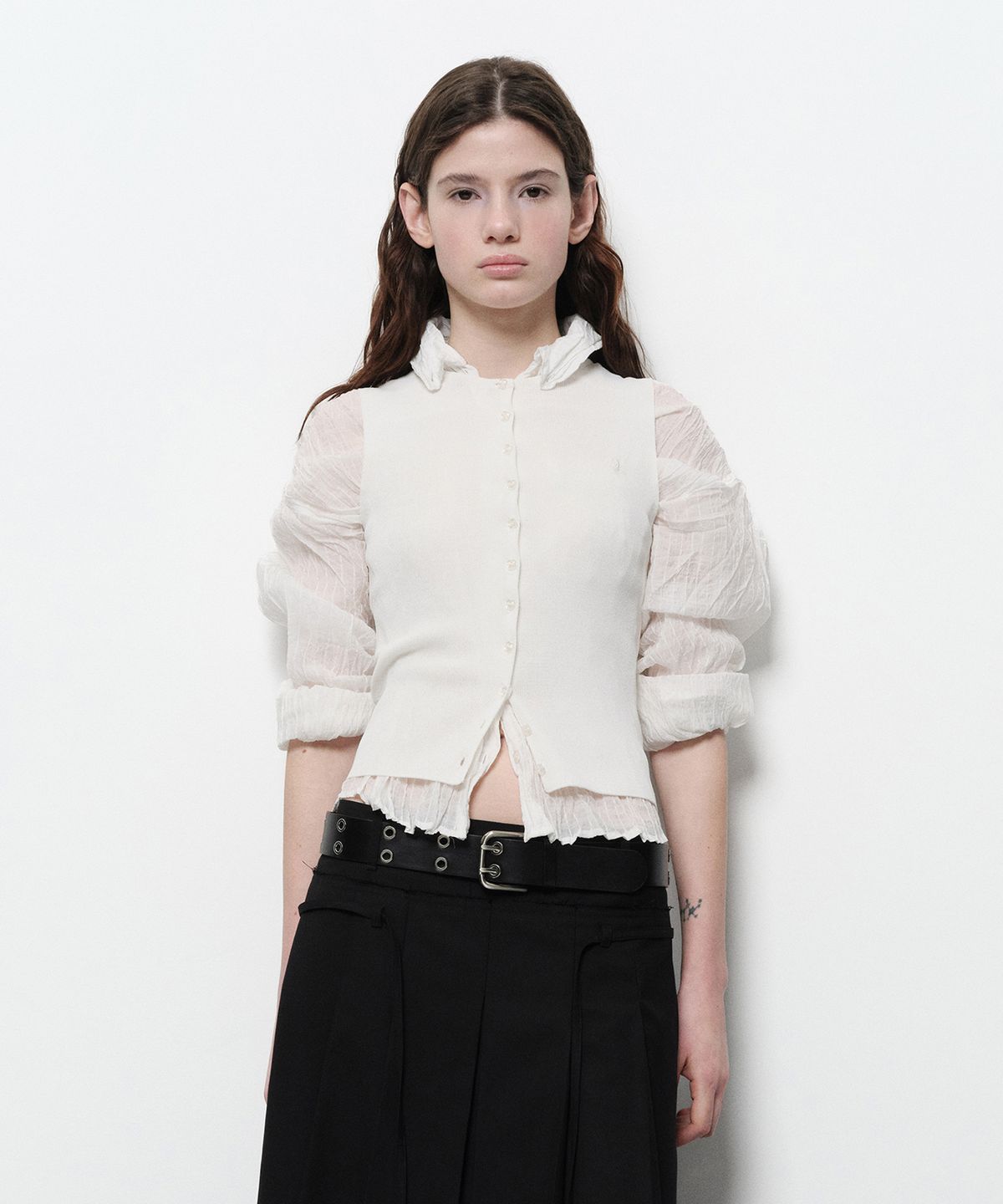 다이애그널(DIAGONAL) FLOWER BUTTON KNIT VEST (ivory)