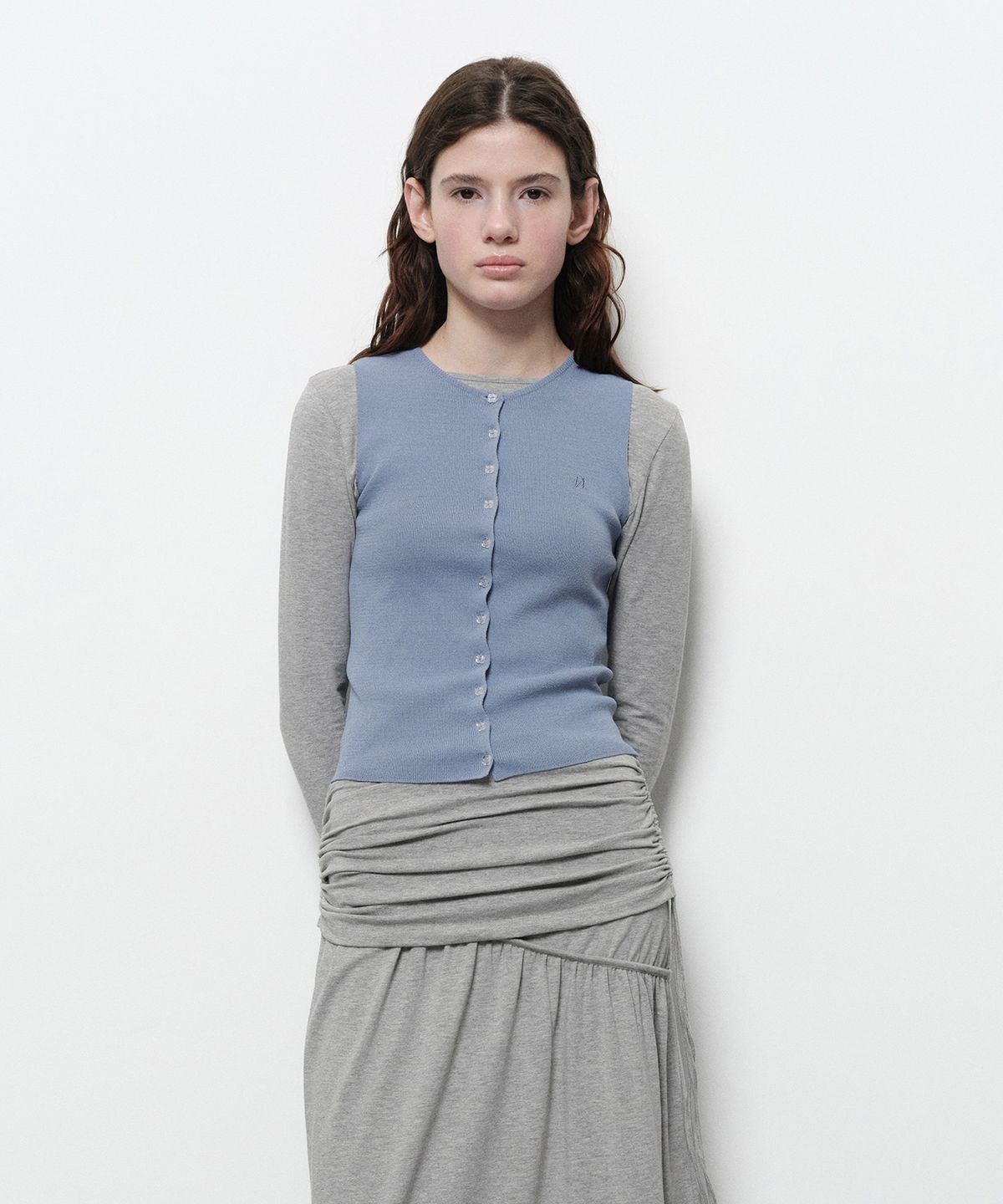 다이애그널(DIAGONAL) FLOWER BUTTON KNIT VEST (blue)