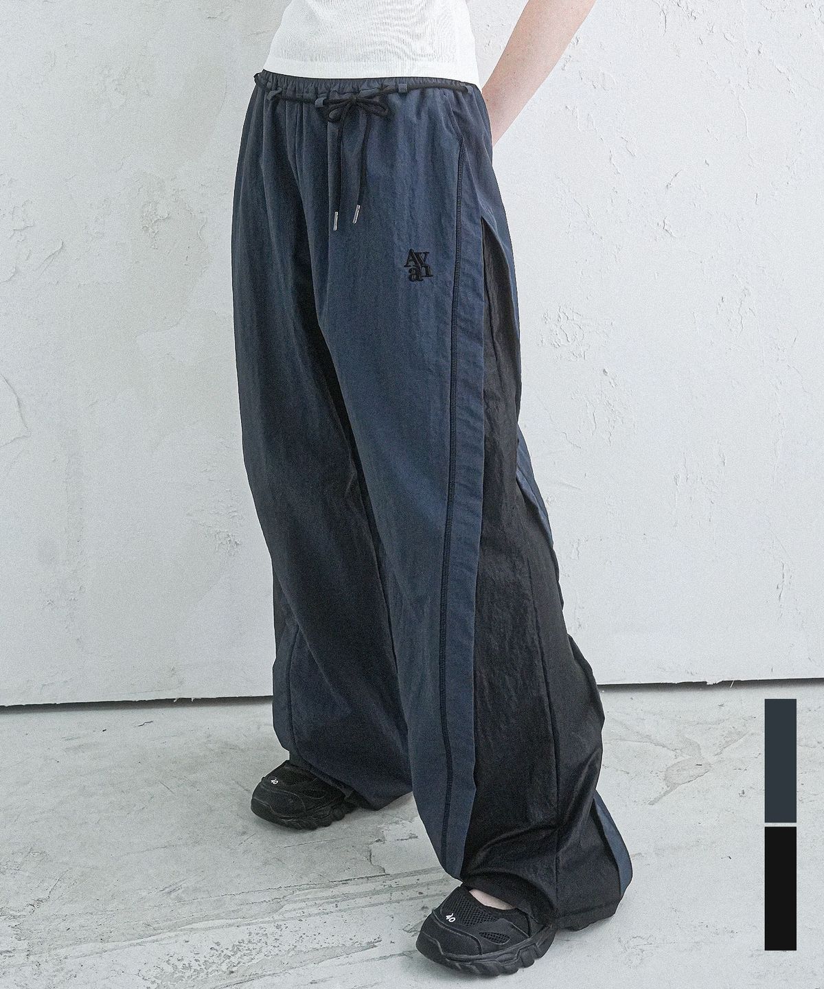 어반드레스(AVANDRESS) Hyper Nylon Pants - 2COL
