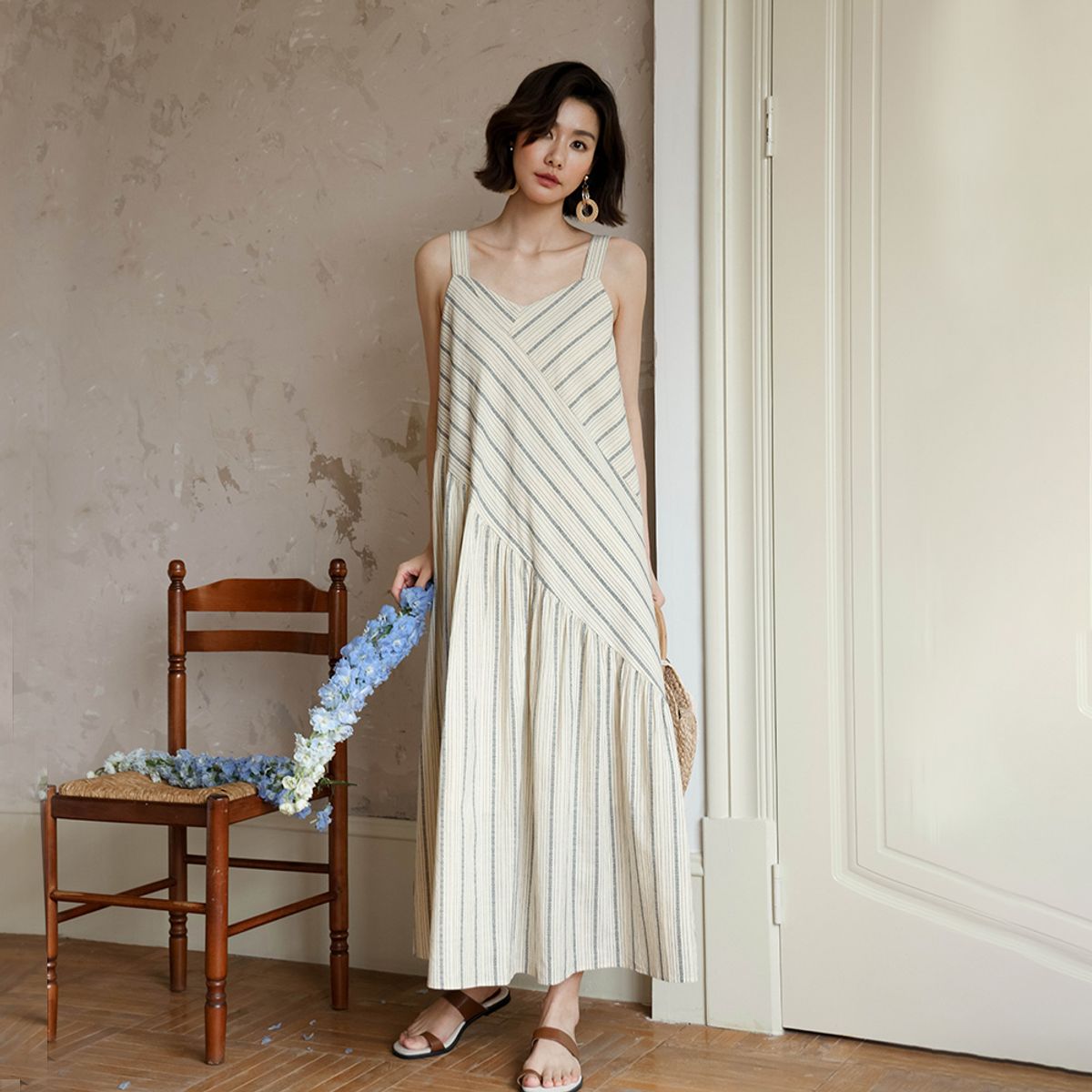 랭썬(LANGSON) LS_Splicing striped suspender dress