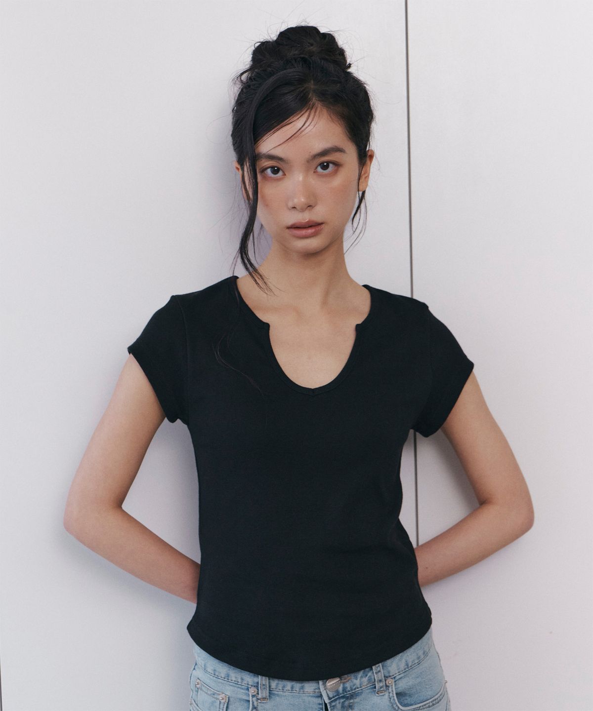 큐리티(CURETTY) C 90S LINE SLIT NECK HALF-SLEEVE T-SHIRT_BLACK