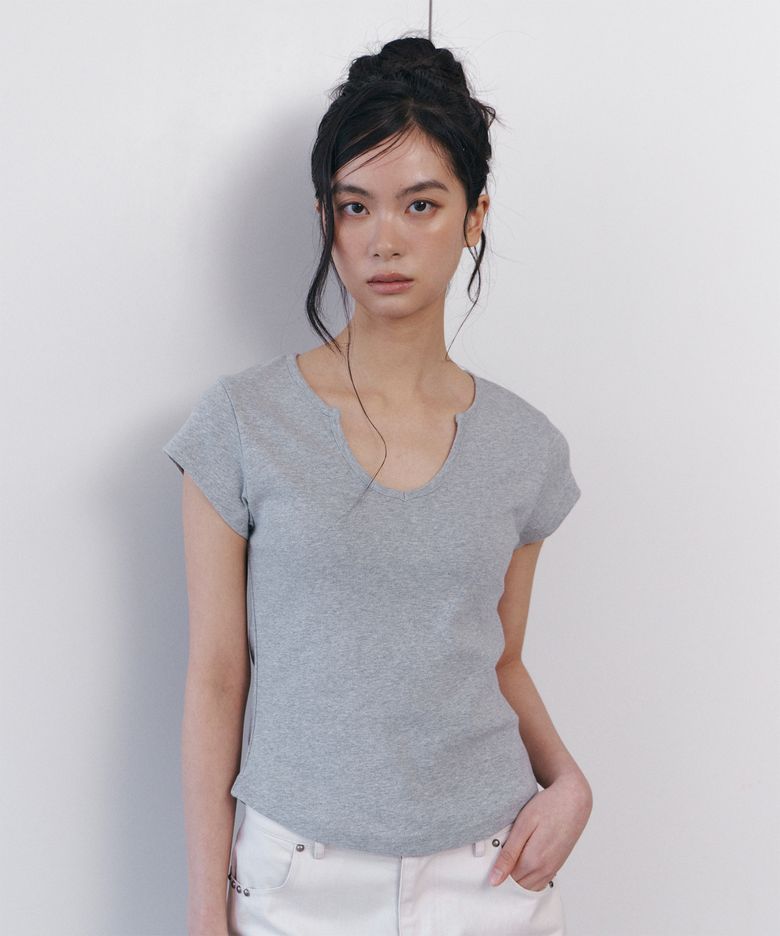 C 90S LINE SLIT NECK HALF-SLEEVE T-SHIRT_GREY
