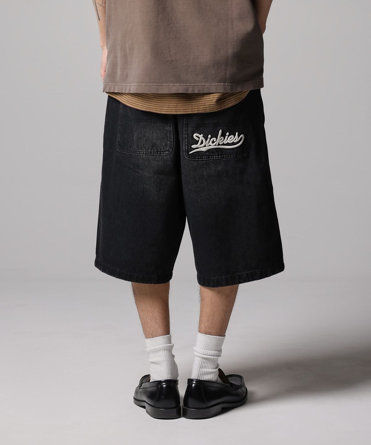 디키즈(DICKIES) 웨이브 로고 데님 쇼츠 Black Denim