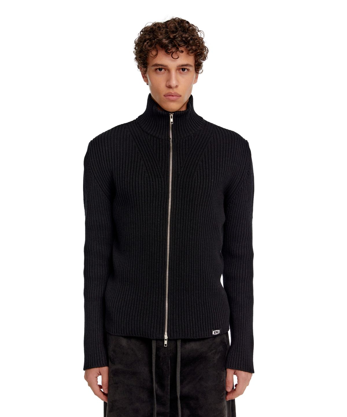 이알에이(ERA) MEN SLIM-FIT ZIP-UP SWEATER - BLACK