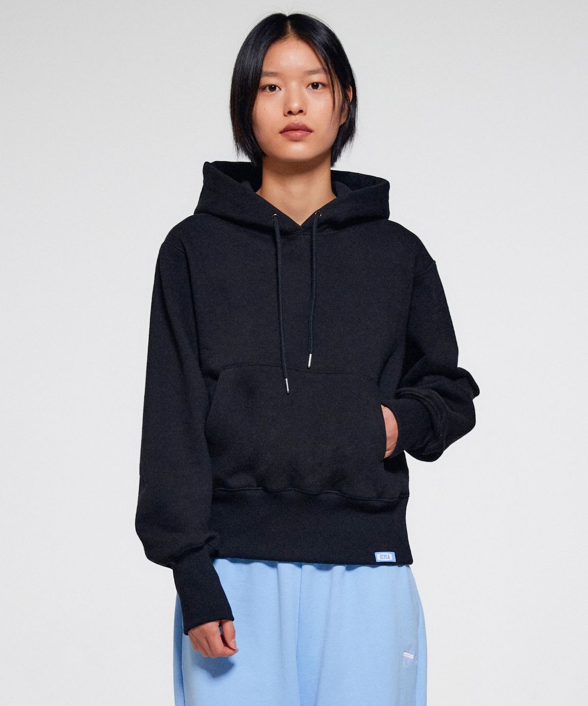 이알에이(ERA) UNISEX ERA HEAVY HOODIE - BLACK