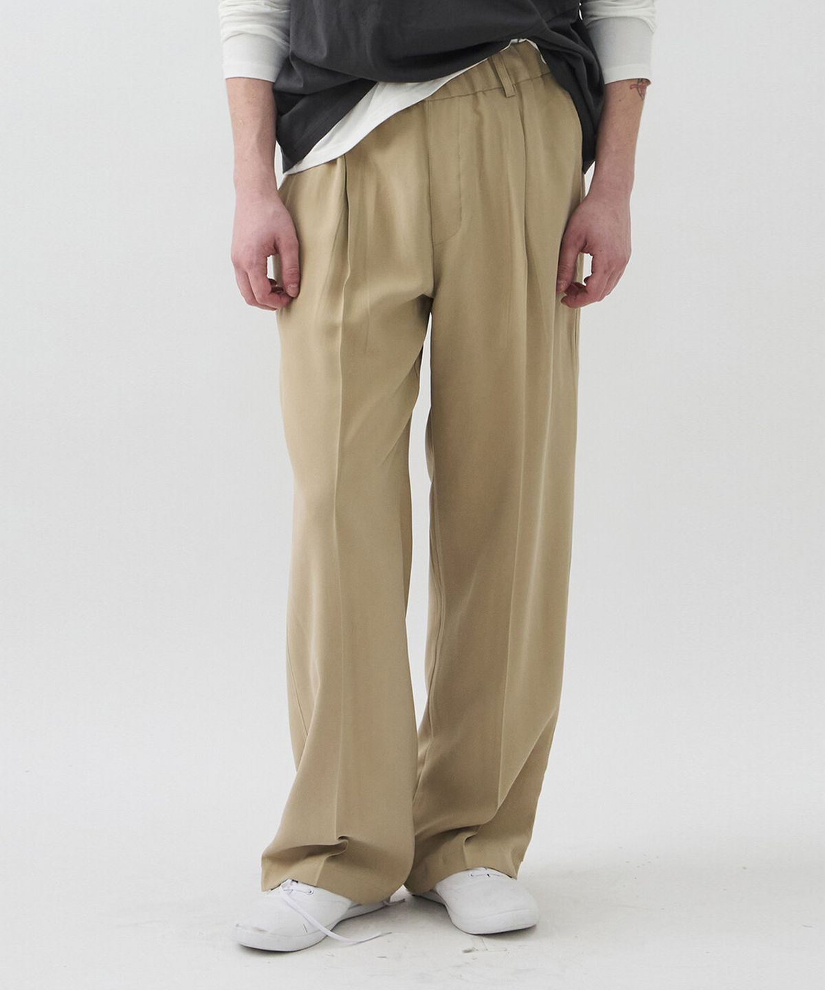 윈더(WINDER) SILKY BANDING TROUSERS - BEIGE