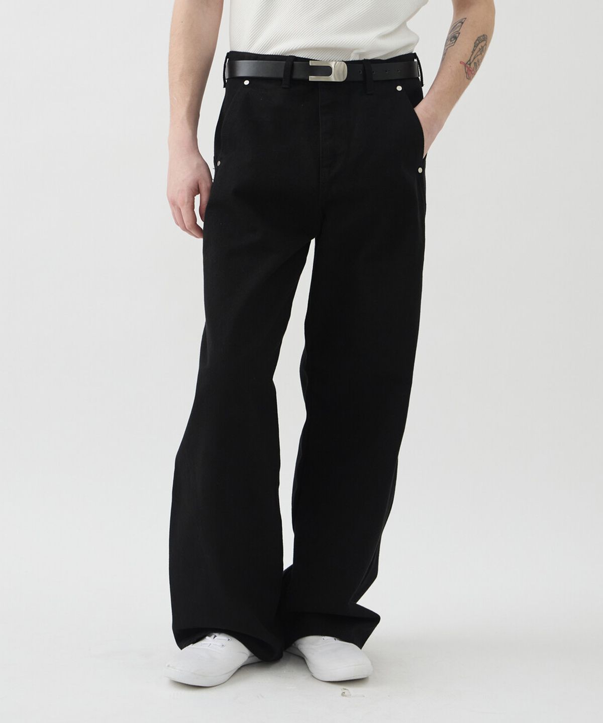 윈더(WINDER) SLANT COTTON TROUSERS - BLACK