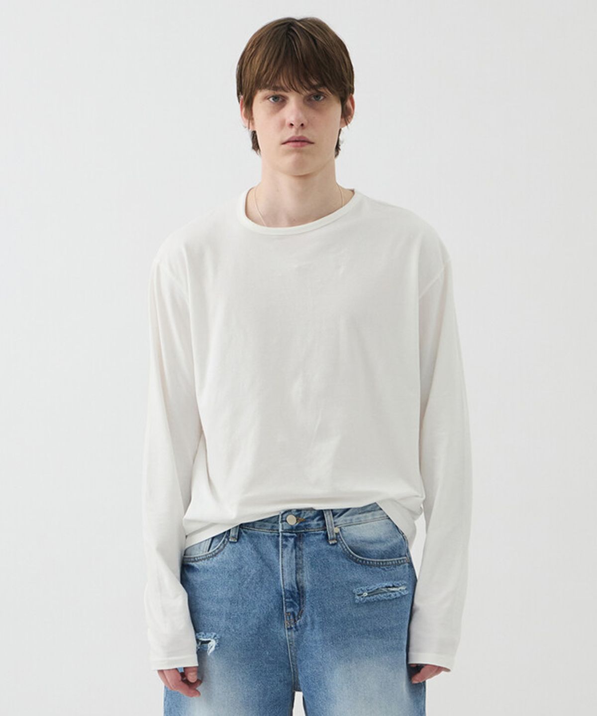 윈더(WINDER) UNBALANCED NECK TOP - OFF WHITE