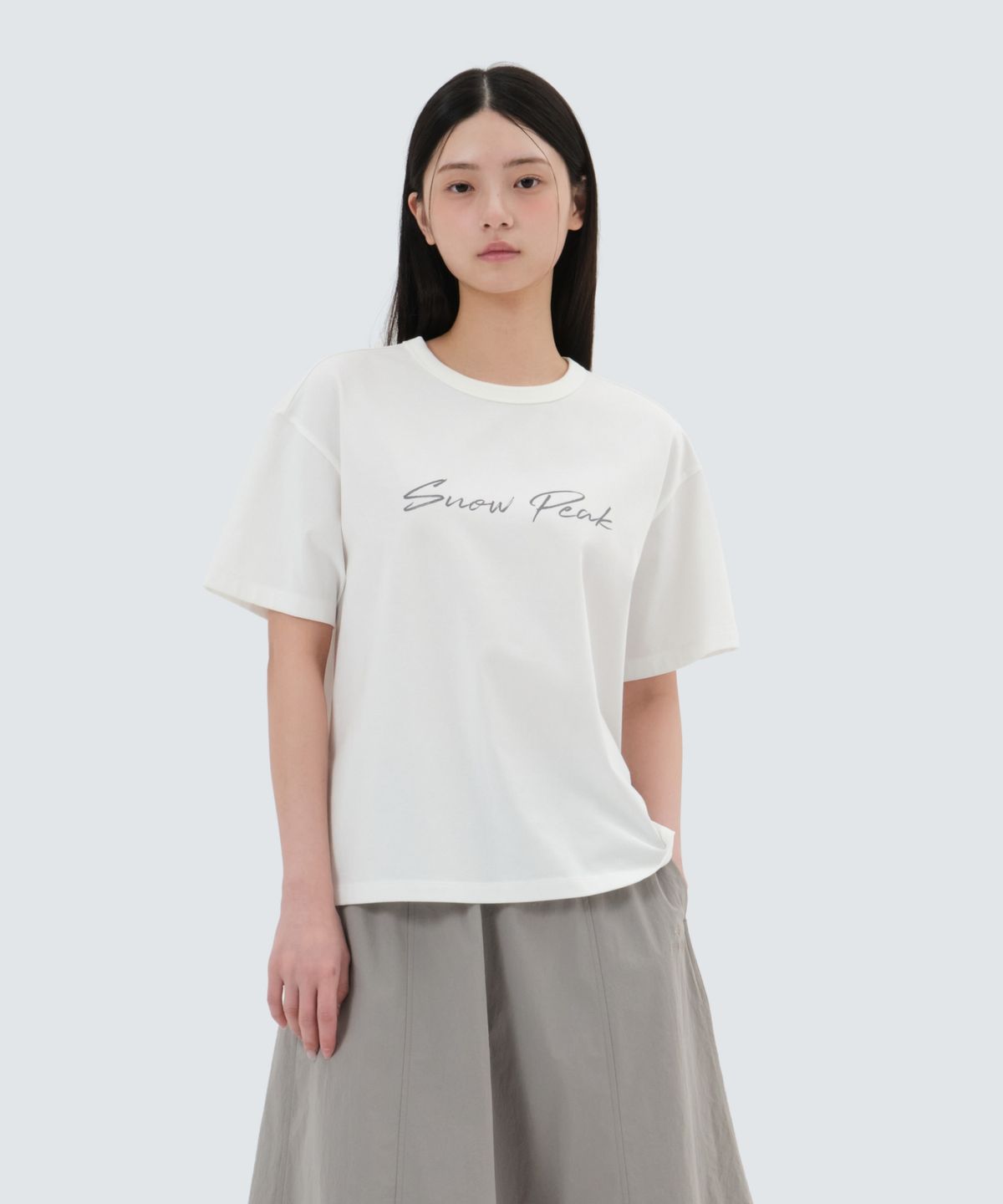 스노우피크 어패럴(SNOWPEAK APPAREL) 에어로쿨 여성 레터링 반팔 티셔츠 (S25MWFTS73) Off White