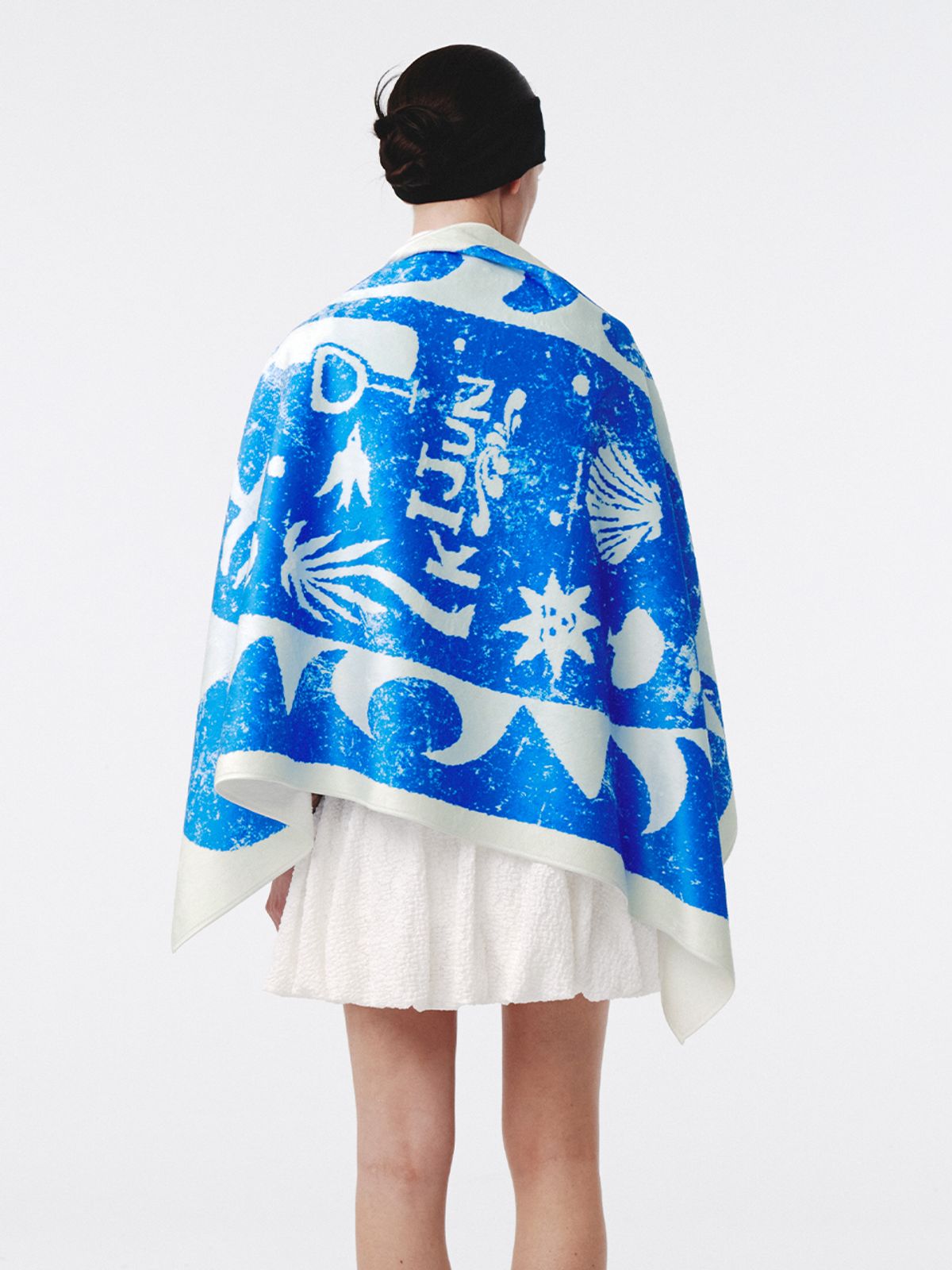 기준(KIJUN) Le Soleil Beach Towel Blue