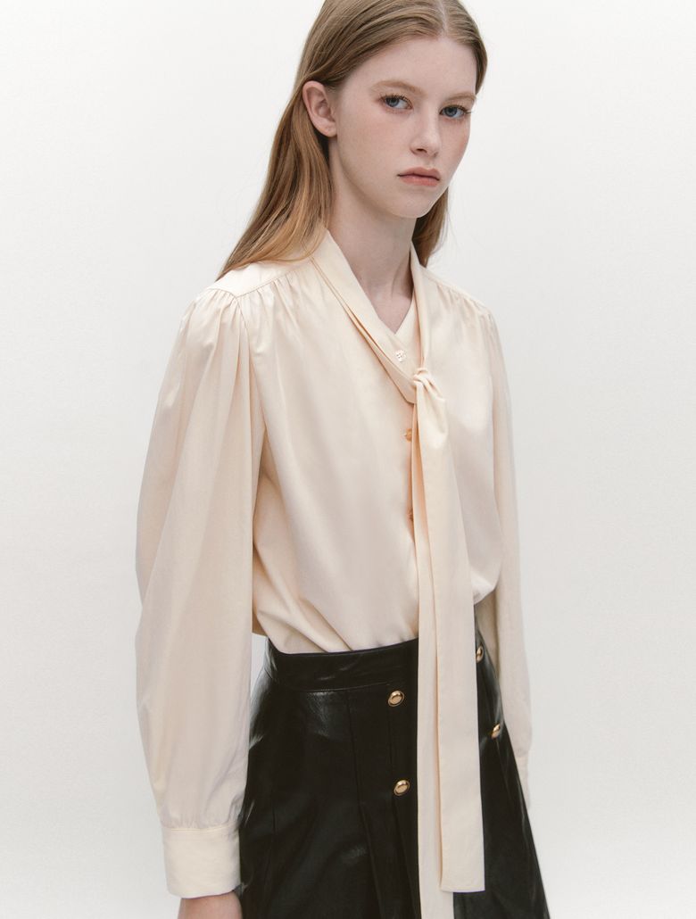 Shirring Tie Neck Blouse IVORY