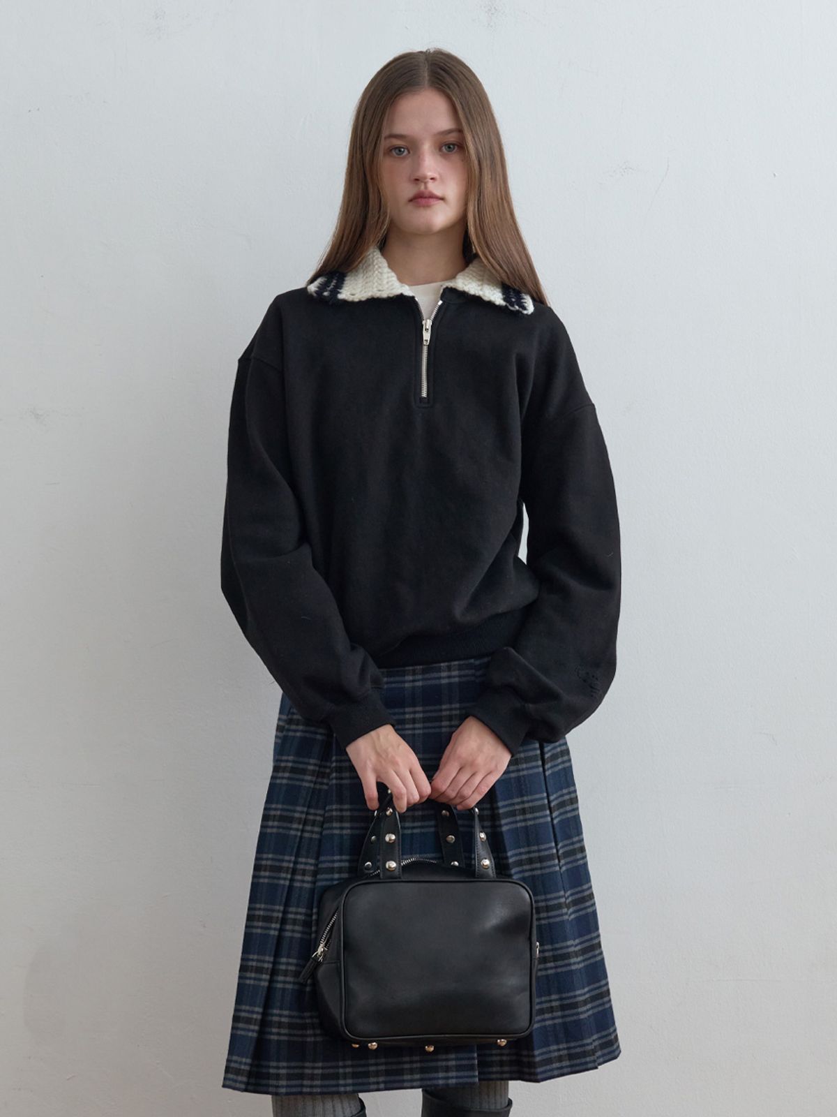 기준(KIJUN) Frame Stud Bag Black