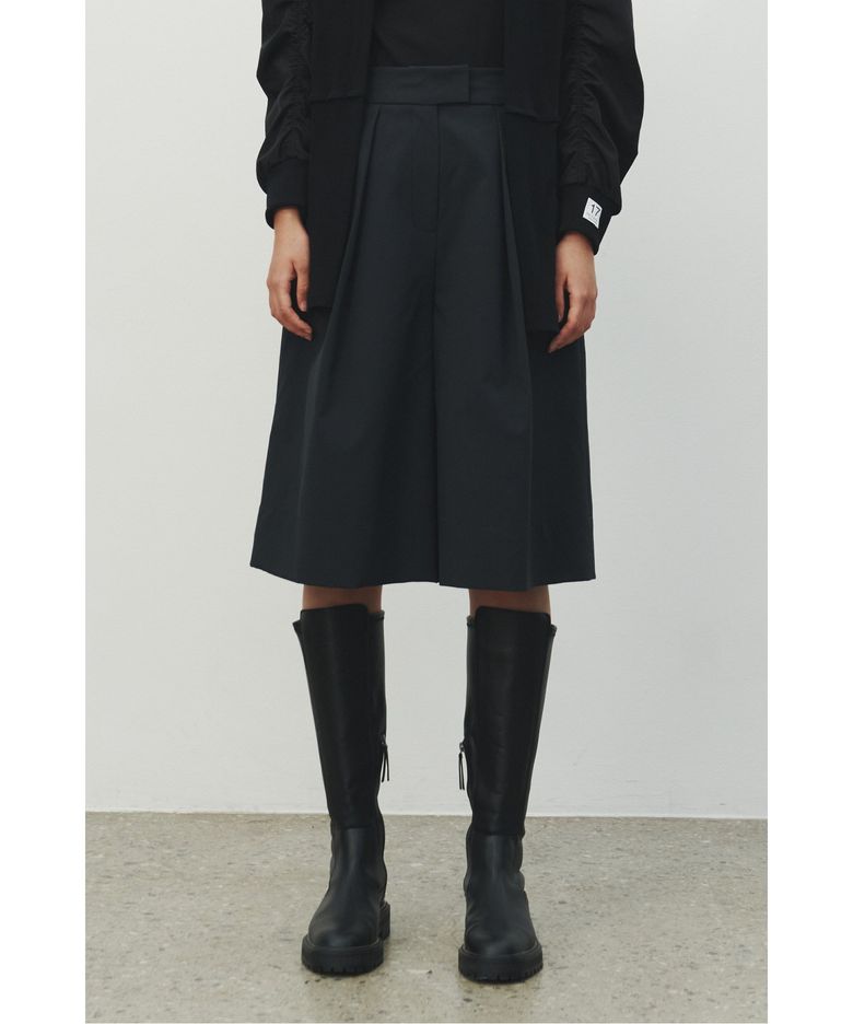 Two Tuck Capri Pants_RQPAM25578NYX