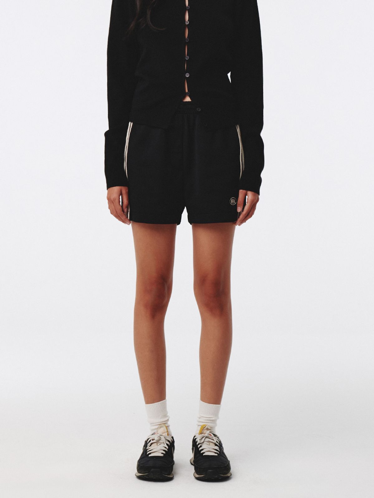 기준(KIJUN) Double Line Track Shorts Black