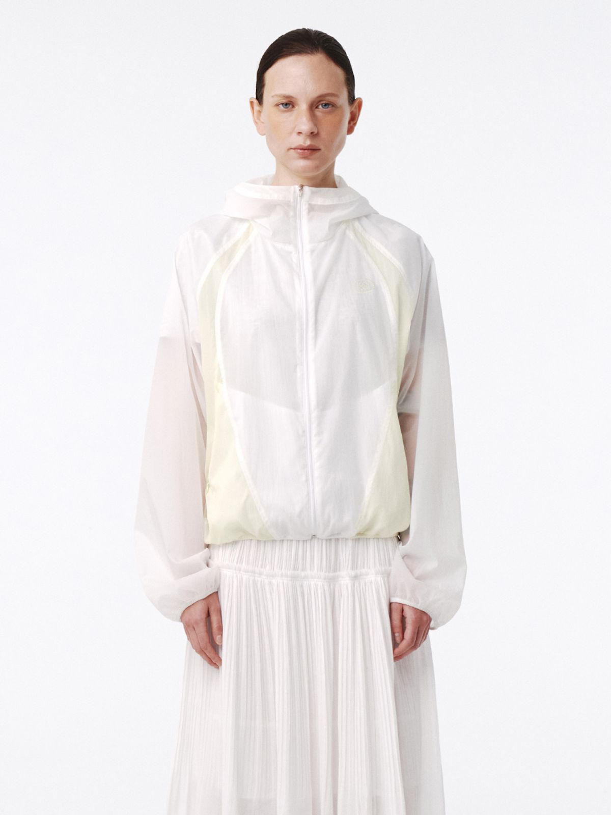 기준(KIJUN) Airy Windbreaker Off-White