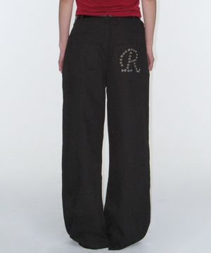 [지현서 PICK] Eyelet R Pocket Curved Pants - Black