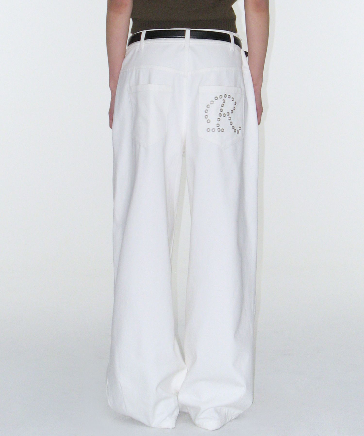 MUSINSA | ROCKCAKE Eyelet R Pocket Curved Pants - White
