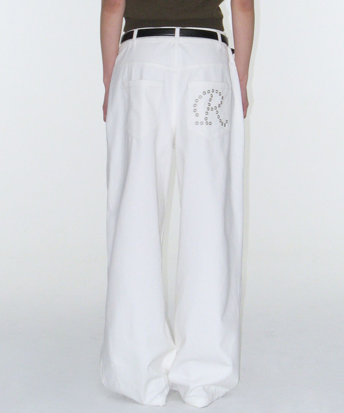 락케이크(ROCKCAKE) Eyelet R Pocket Curved Pants - White