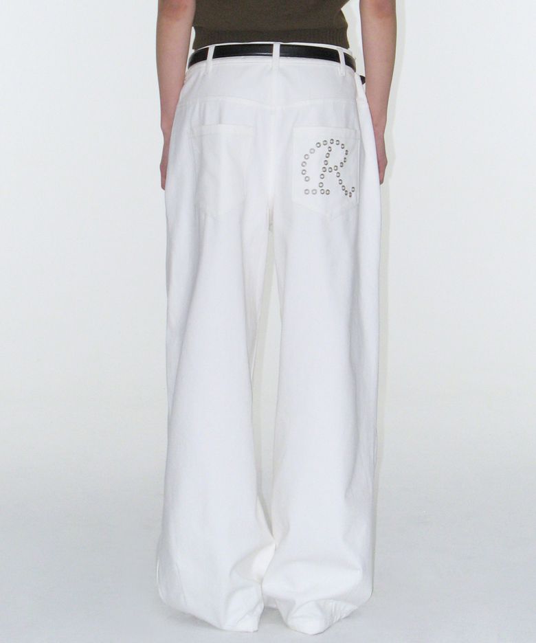 [젤라비 PICK] Eyelet R Pocket Curved Pants - White