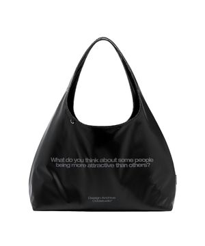 어트랙티브 글로시 숄더백 - BLACK