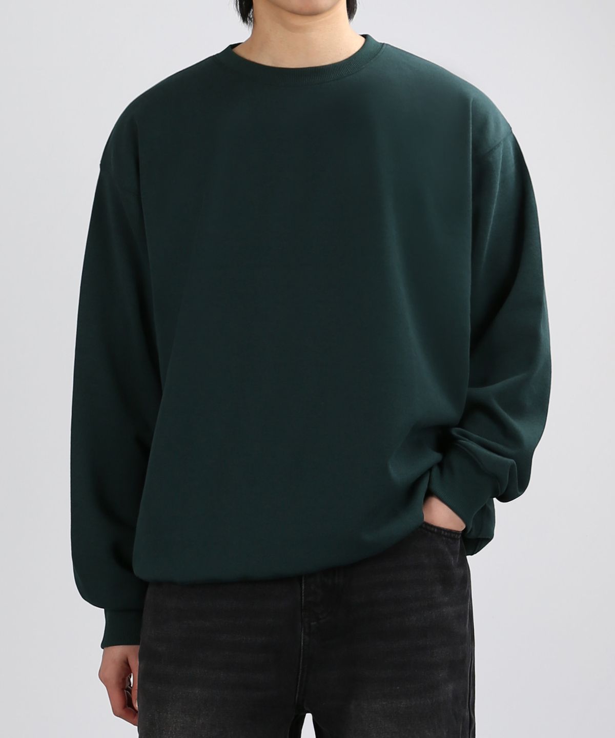 베리베인(VERYVAIN) SLEEK CREWNECK MTM (DARK GREEN)