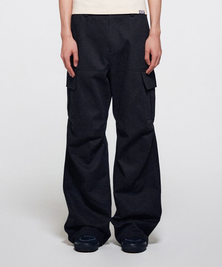 MEN DIAGONAL CUT CARGO PANTS - BLACK