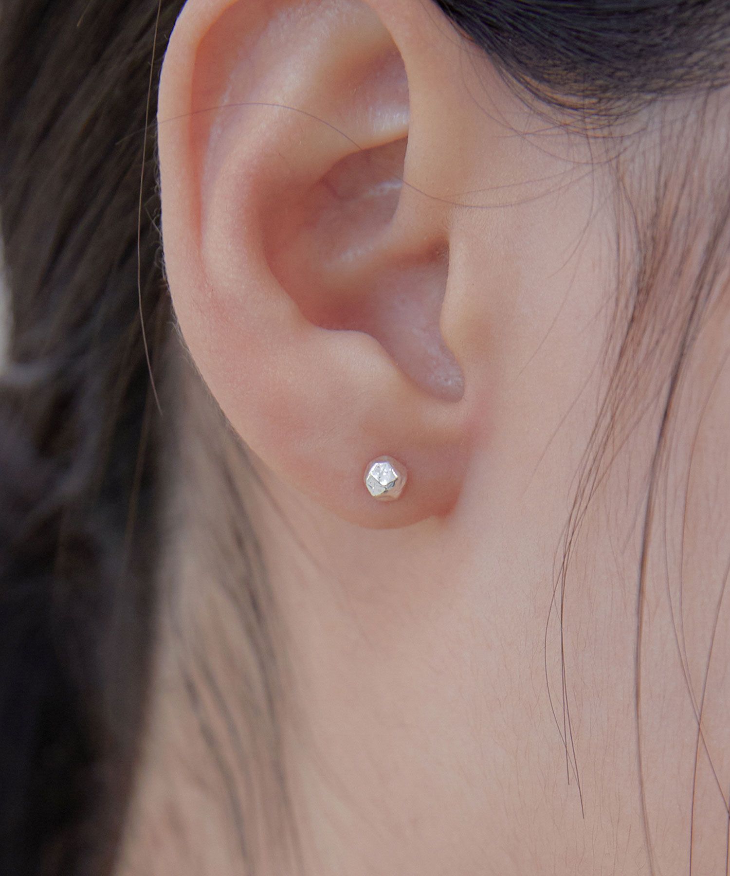 Byweekend☆[silver925] Hammer ball earring 14mm ピアス MUSINSA公式 | BYWEEKEND Mini hammer ball earring