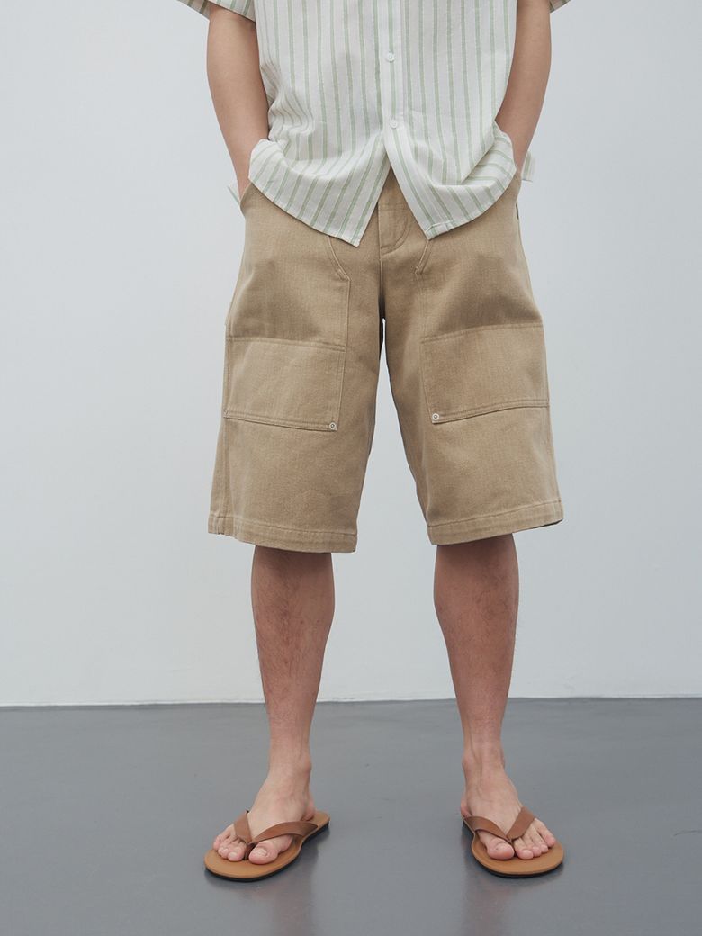Rivet Edge Bermuda Shorts Beige