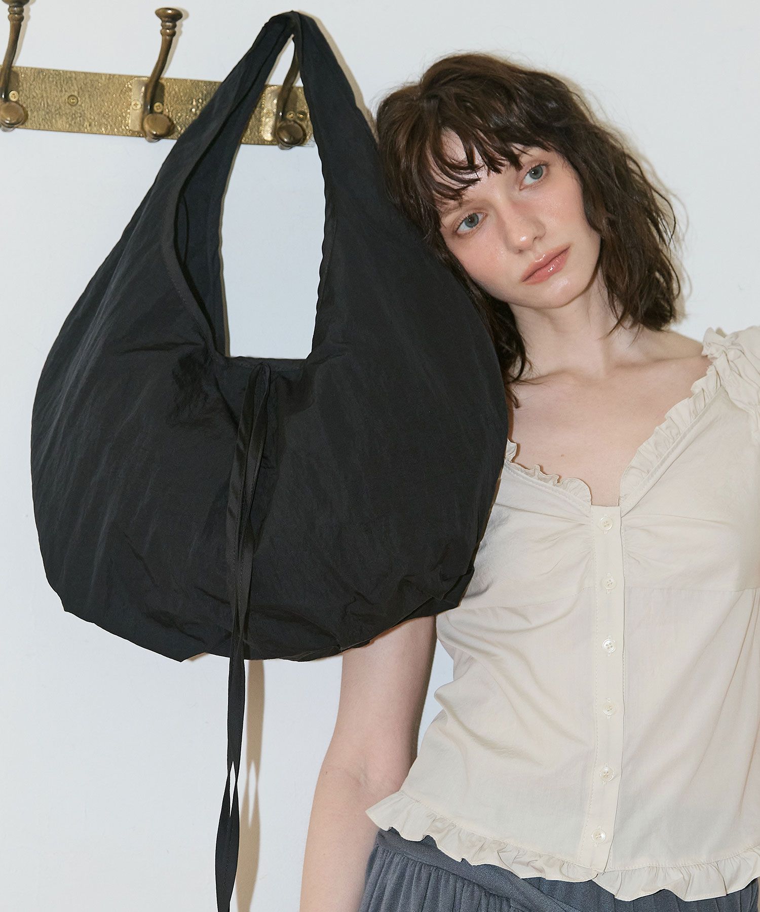 韓国商品/OTIE Plumpy hobo bag MUSINSA公式 | OTIE Plumpy Hobo Bag [Black]