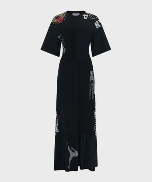 (W) 업사이클드 셔링 티셔츠 롱 피티드 드레스 블랙 UPCYCLED SHIRRED T-SHIRTS LONG FITTED DRESS