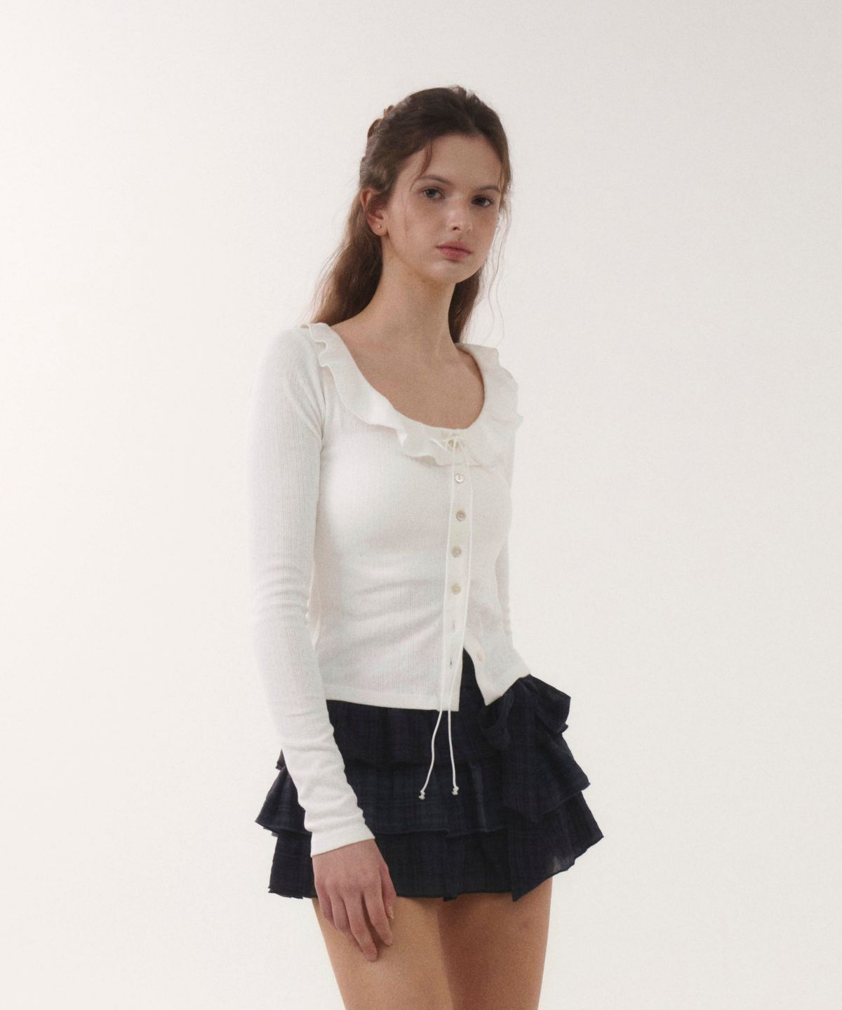 서울리(SEOULI) DEWY POINTELLE FRILL TOP [WHITE]