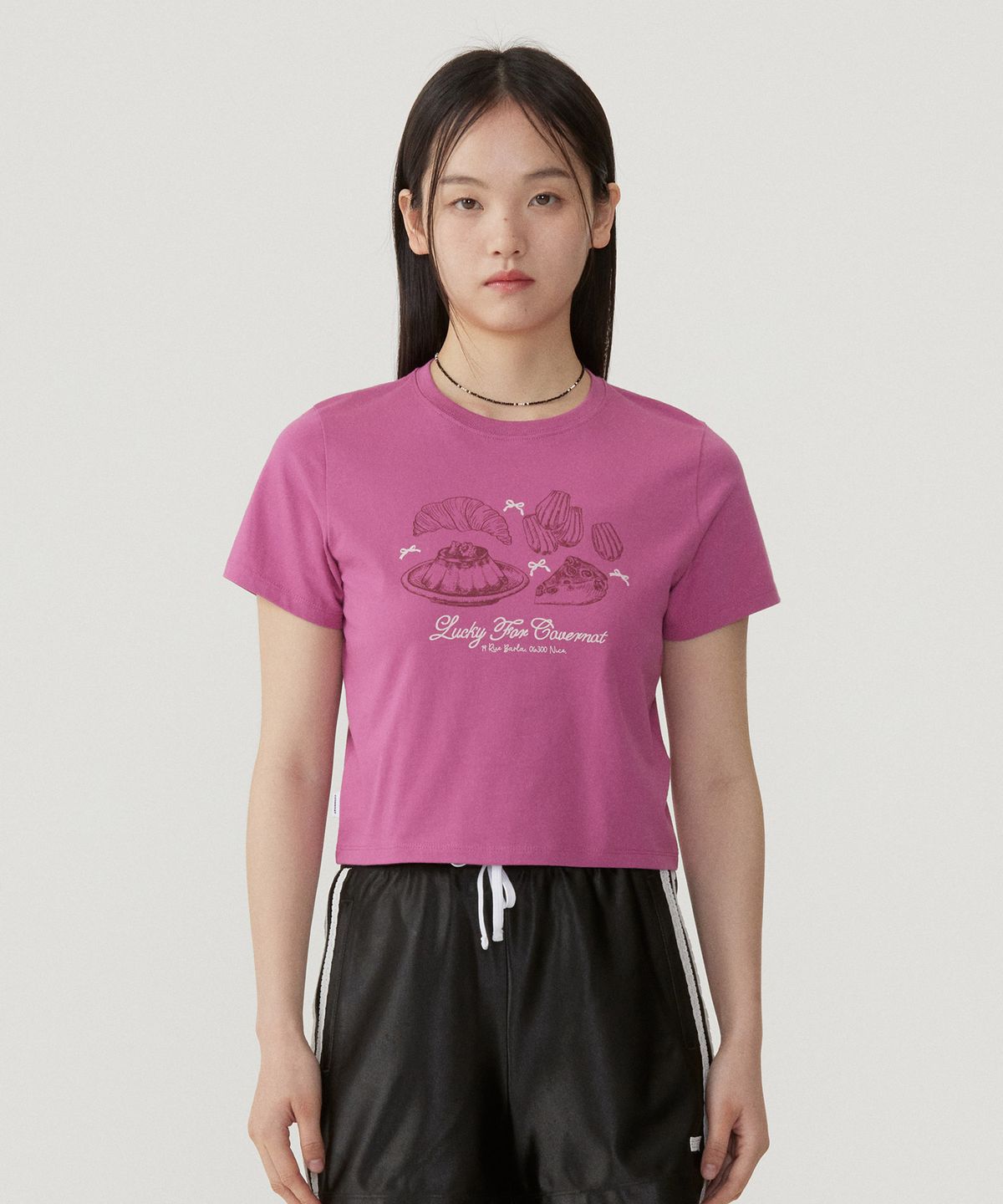 커버낫 우먼(COVERNAT WOMAN) 우먼 크롭 베이커리 티셔츠 Magenta