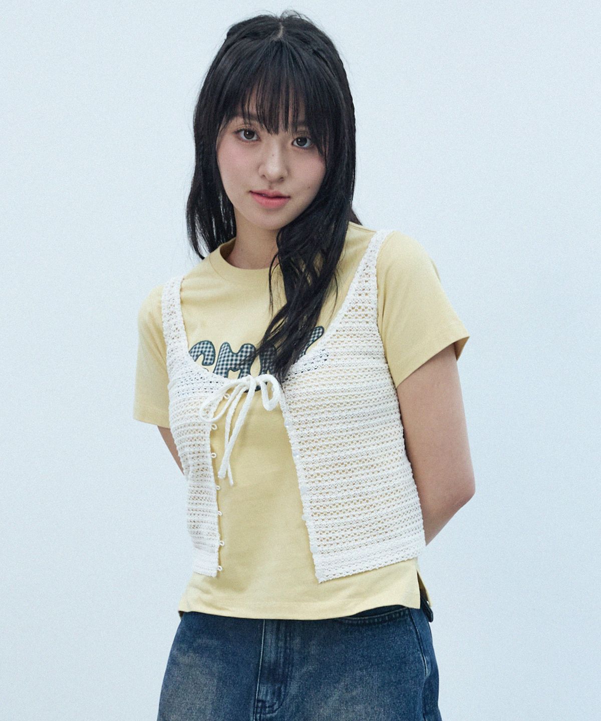꼬모니노즈(COMONINOZ) W CROCHET RIBBON VEST [IVORY]