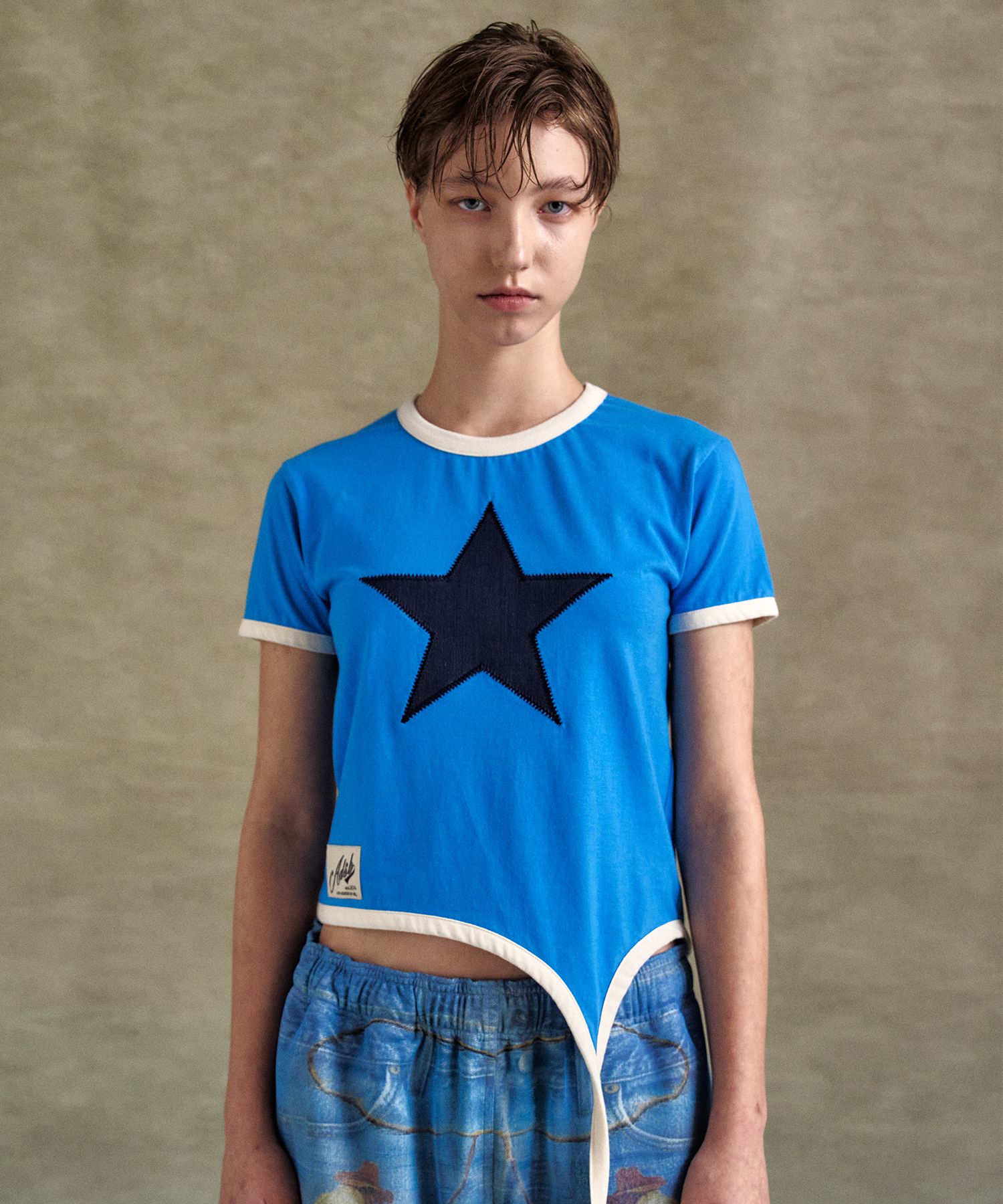【ANDERSSON BELL】 Chloe Retro T-Shirt atb1313w /追跡付 MUSINSA公式 | ANDERSSON BELL FOR WOMEN Chloe Retro T-shirt