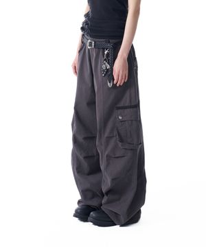 Knee Pin-tuck Contrast Cargo Pants (Dark Gray)