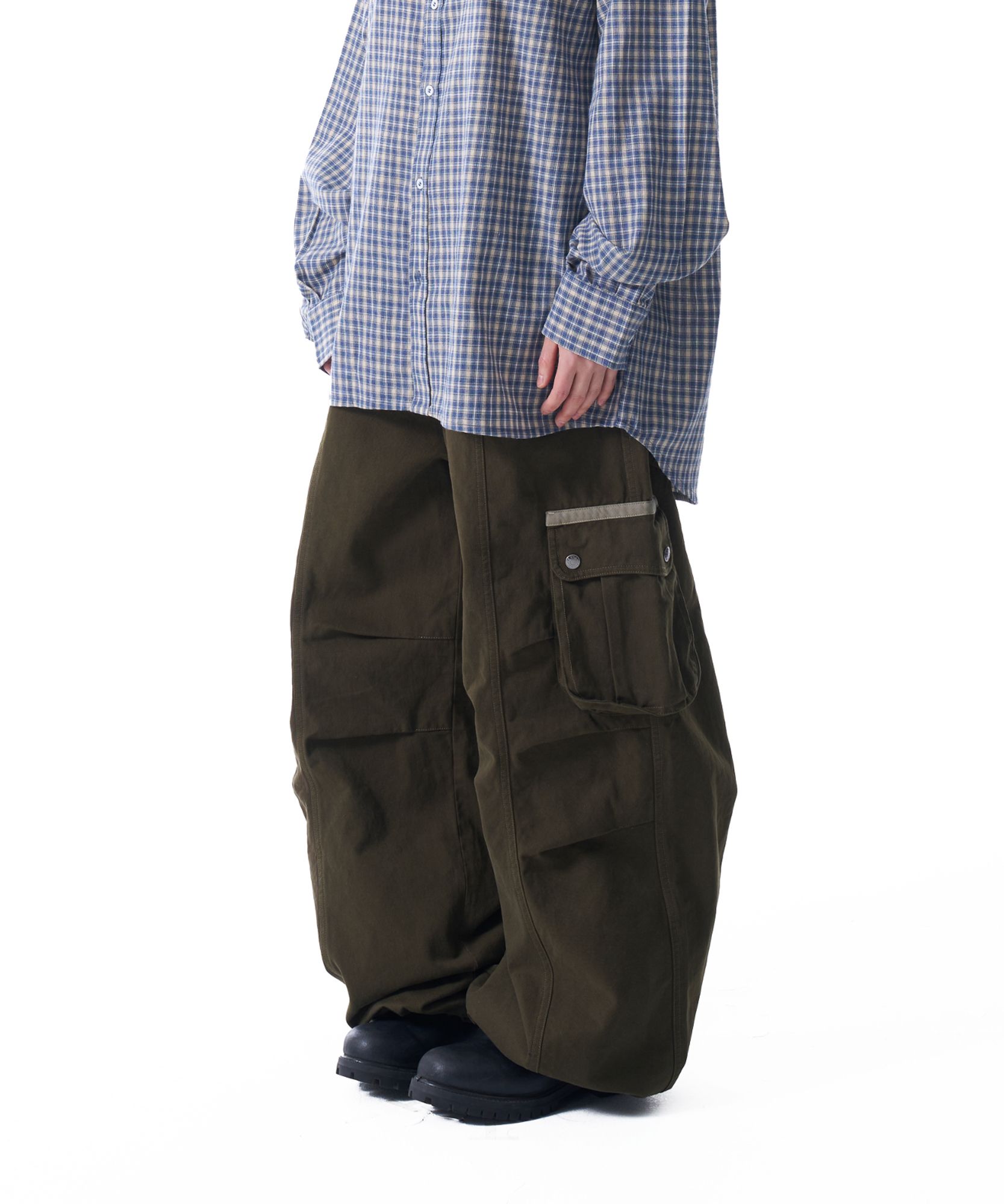 【AAKAM】Knee Pin-tuck Contrast Cargo Pants カーゴパンツ MUSINSA | AAKAM Knee Pin-tuck Contrast Cargo Pants (Dark Gray)