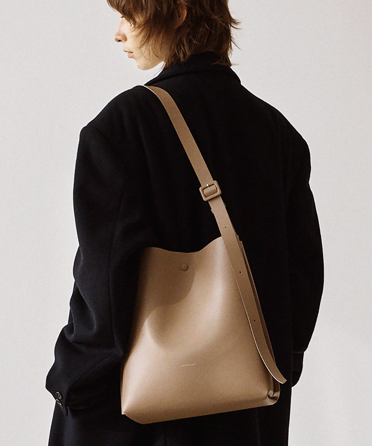 バッグ LECCPROJECT Lark Bucket Bag Medium MUSINSA公式 | LECCPROJECT Lark Bucket Bag Medium - 3 Colors