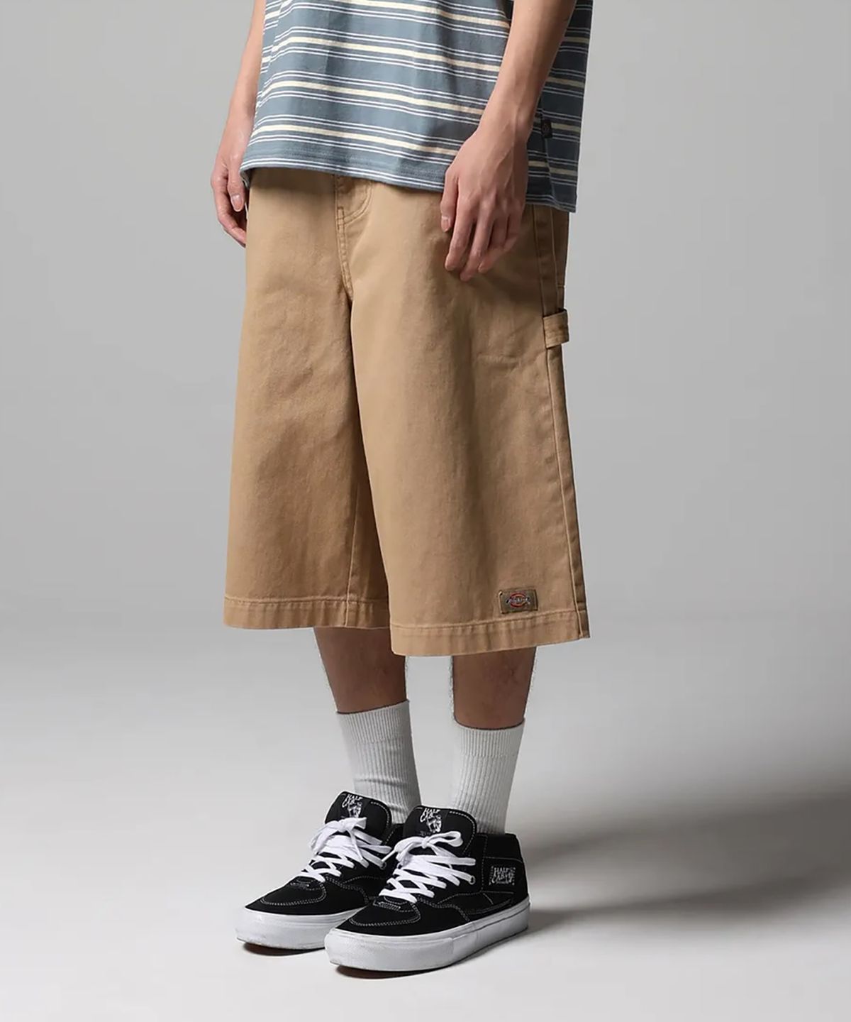 디키즈(DICKIES) 가먼트 다이드 오버랭스 트윌 쇼츠 Khaki