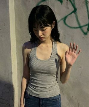 스트라이프 홀터넥 블랙