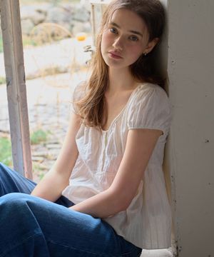 퓨어 레이스 셔링 블라우스 ( 크림 )