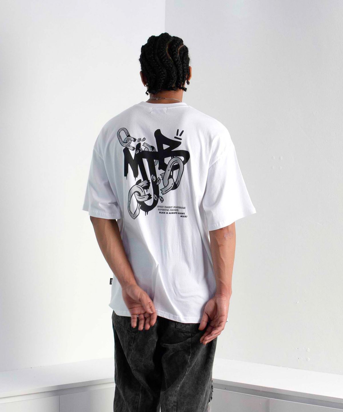 믹쓰제이(MIXXJ) MIXXJ CHAIN BIG LOGO TEE (WHITE)