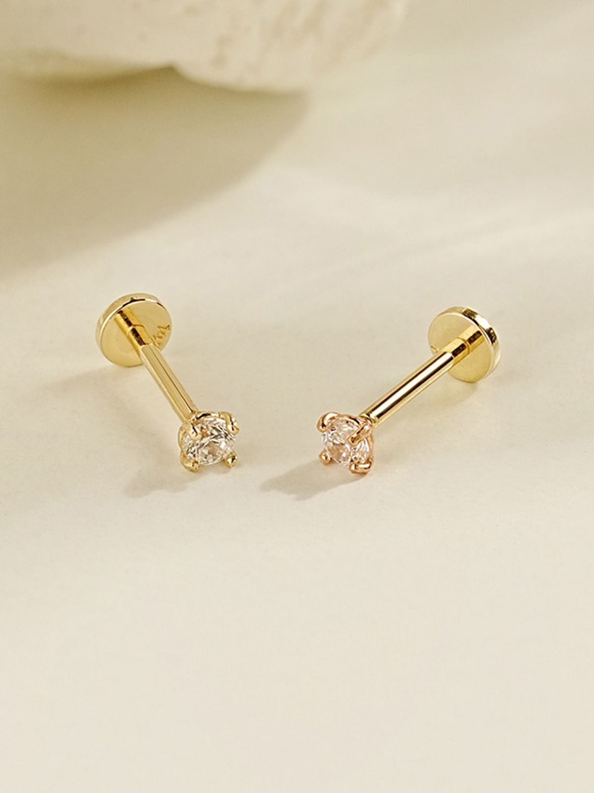 미니멀피어싱(MINIMALPIERCING) [0.8mm]14K 인터널 모이사나이트 다이아 라블렛 코피어싱 코찌